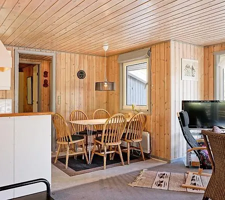 Two-bedroom Holiday In Aakirkeby 5 Casa vacanze